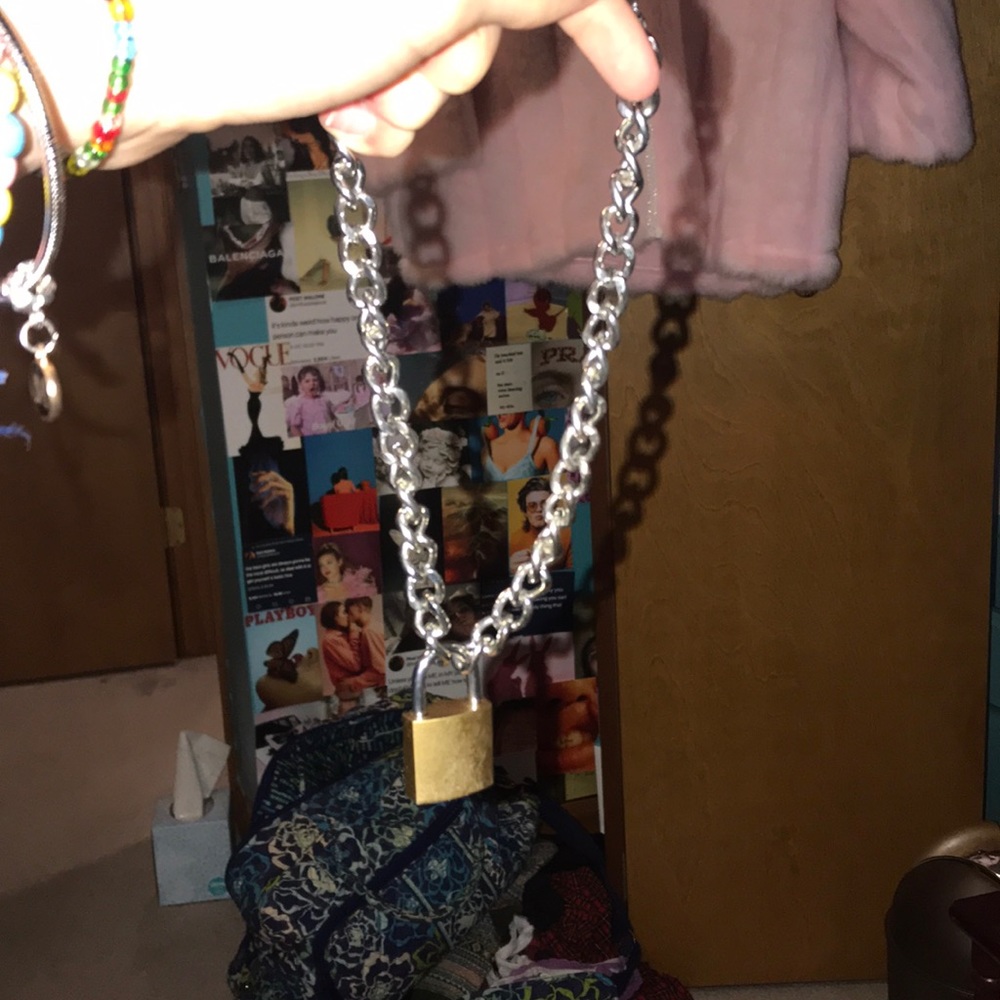 locket choker